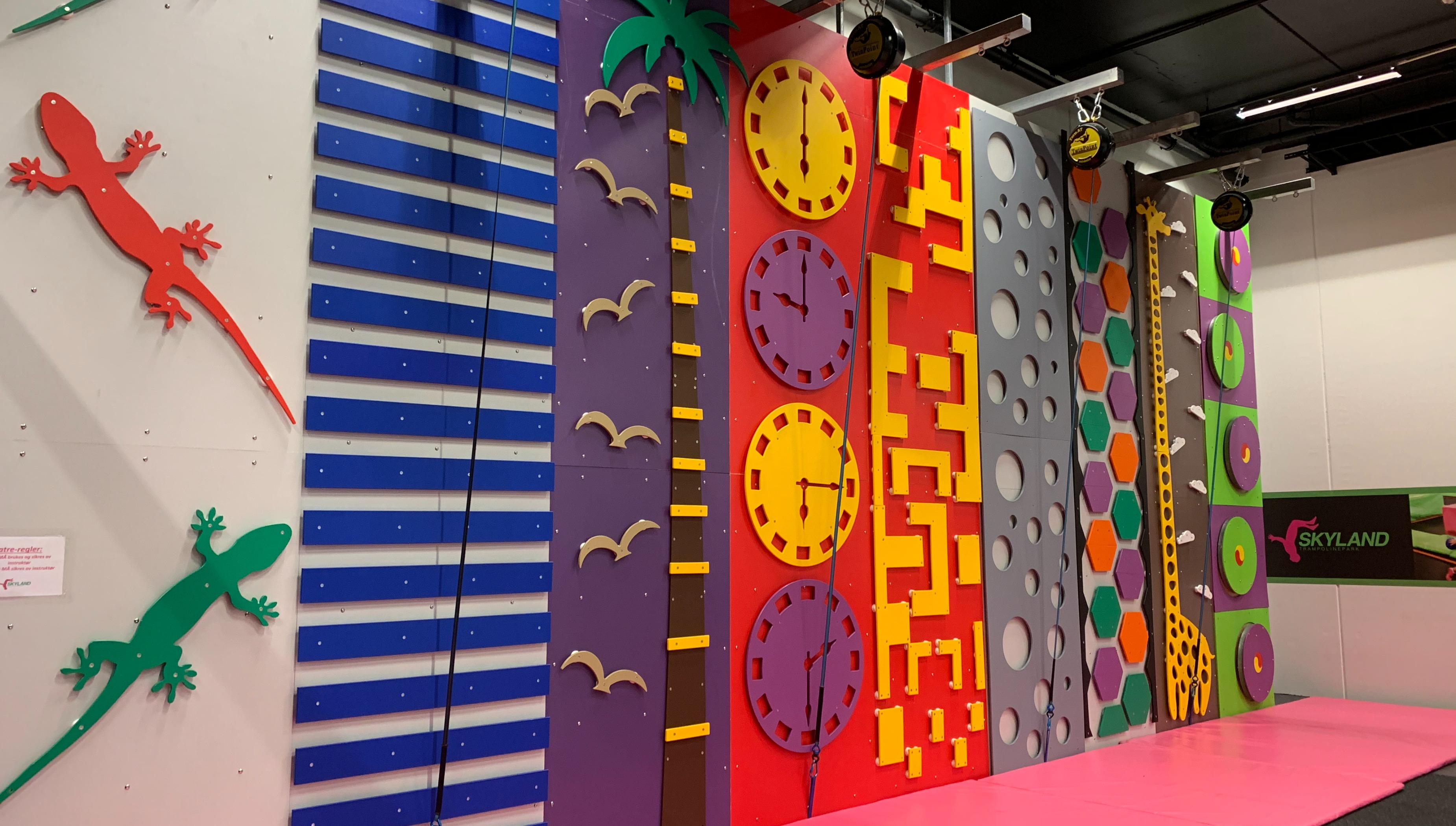 Climbing wall